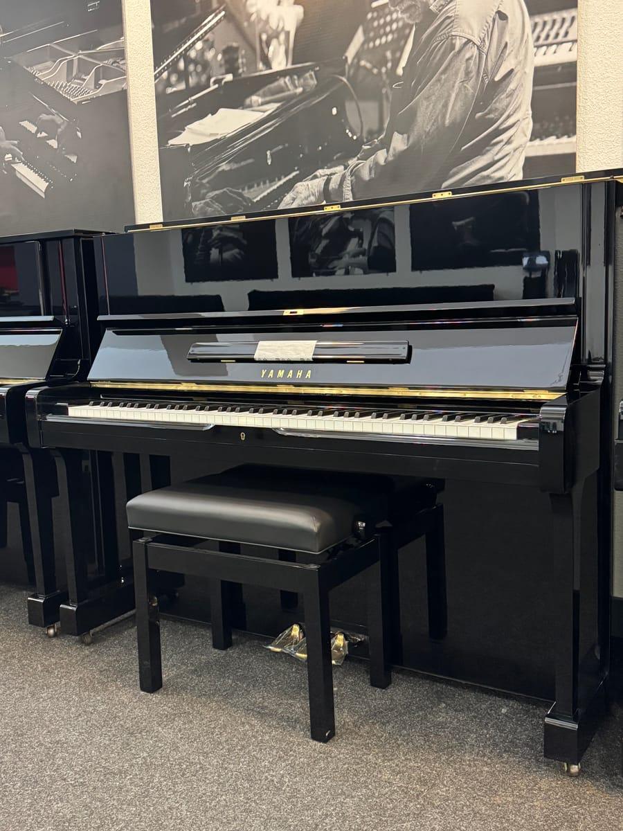 Yamaha U1